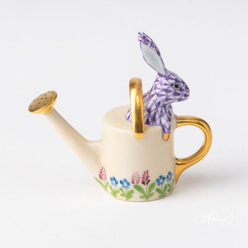 Bunny in Watering can Lilac fishnet 5238-0-00 VHL