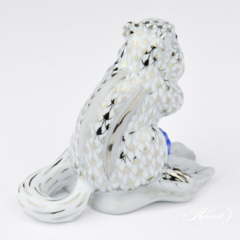 Chipmunk with berries - Herend porcelain 15835-0-00 PTVH - Platinum Fishnet design.