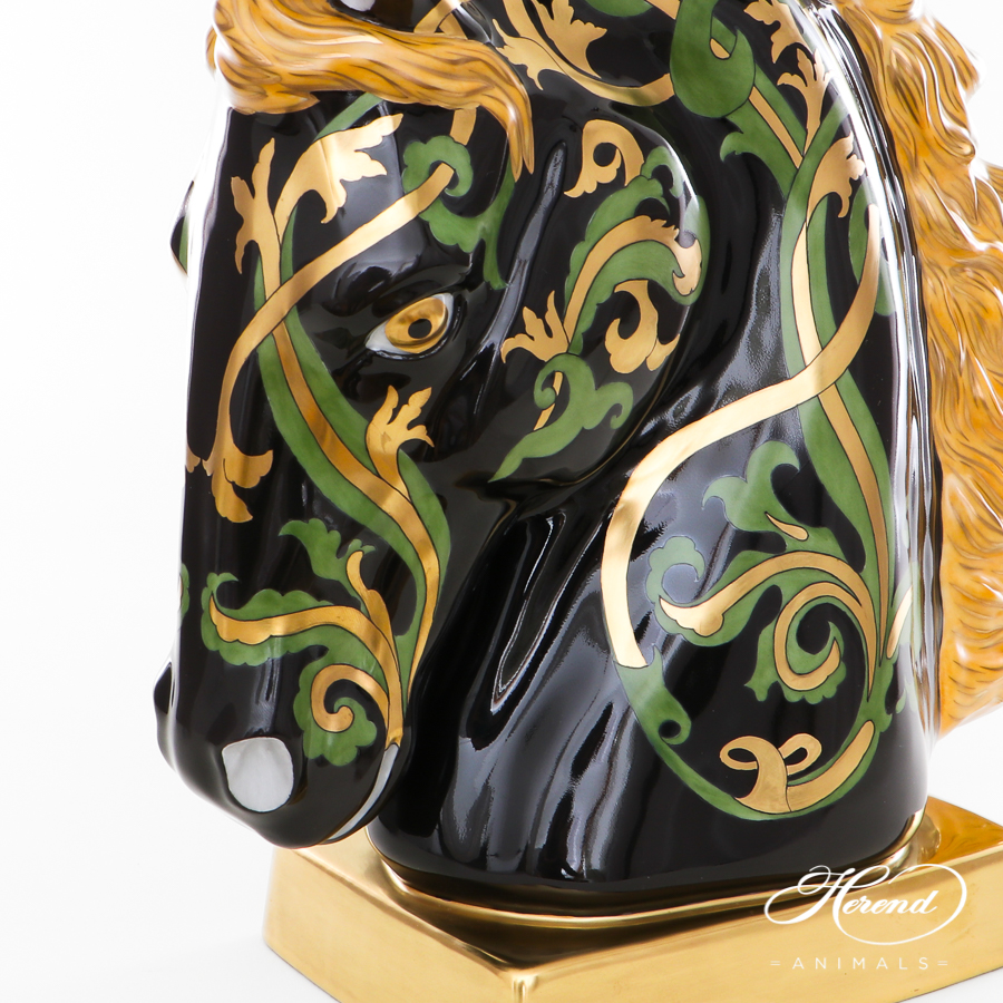 Herend Zodiac Plate 2002 馬 Horse Bust - Special - Herend Animal Figurine